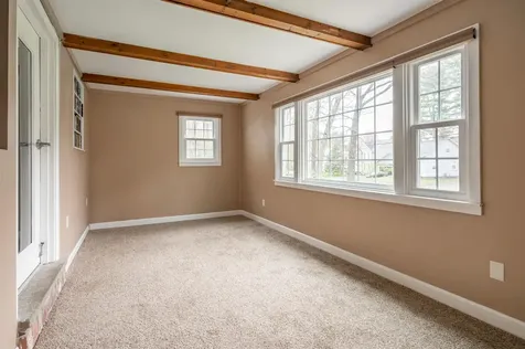 18 Hillside Drive Nashua NH 03064