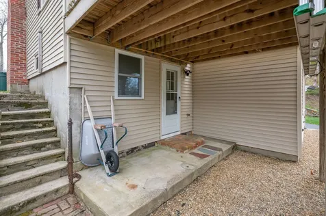 18 Hillside Drive Nashua NH 03064