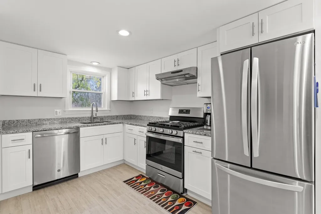 71 Franklin Street Derry NH 03038