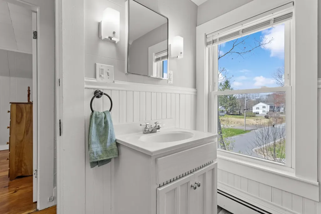 71 Franklin Street Derry NH 03038