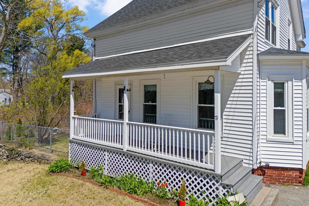 71 Franklin Street Derry NH 03038