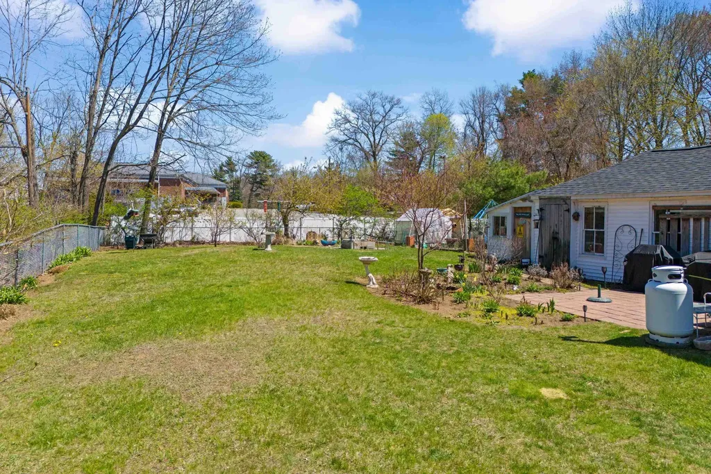 71 Franklin Street Derry NH 03038