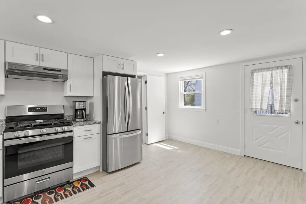 71 Franklin Street Derry NH 03038