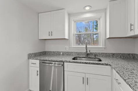 71 Franklin Street Derry NH 03038