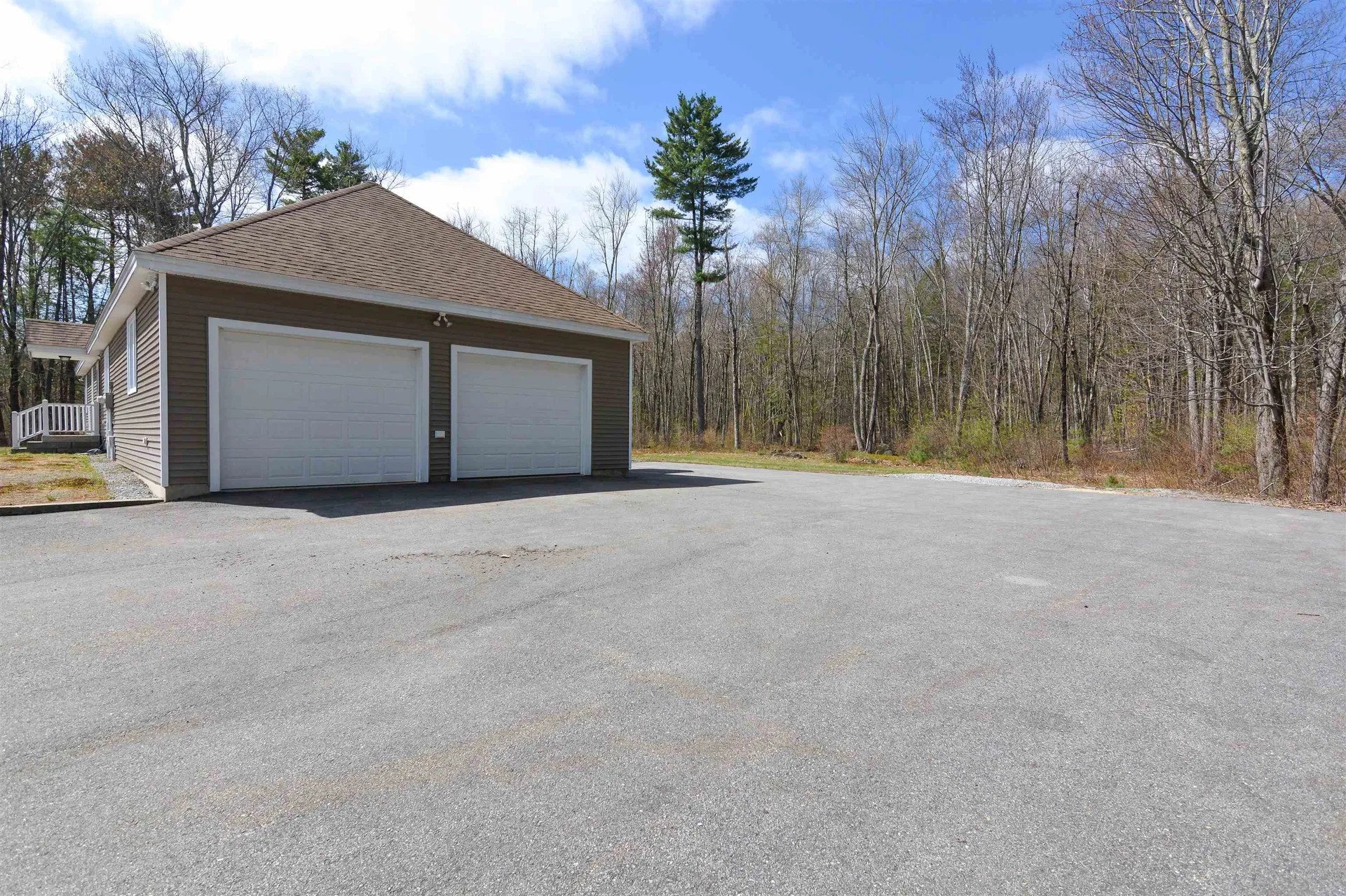 863 River Road Weare NH 03281