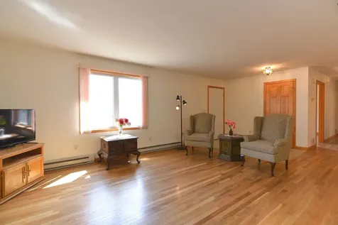 863 River Road Weare NH 03281