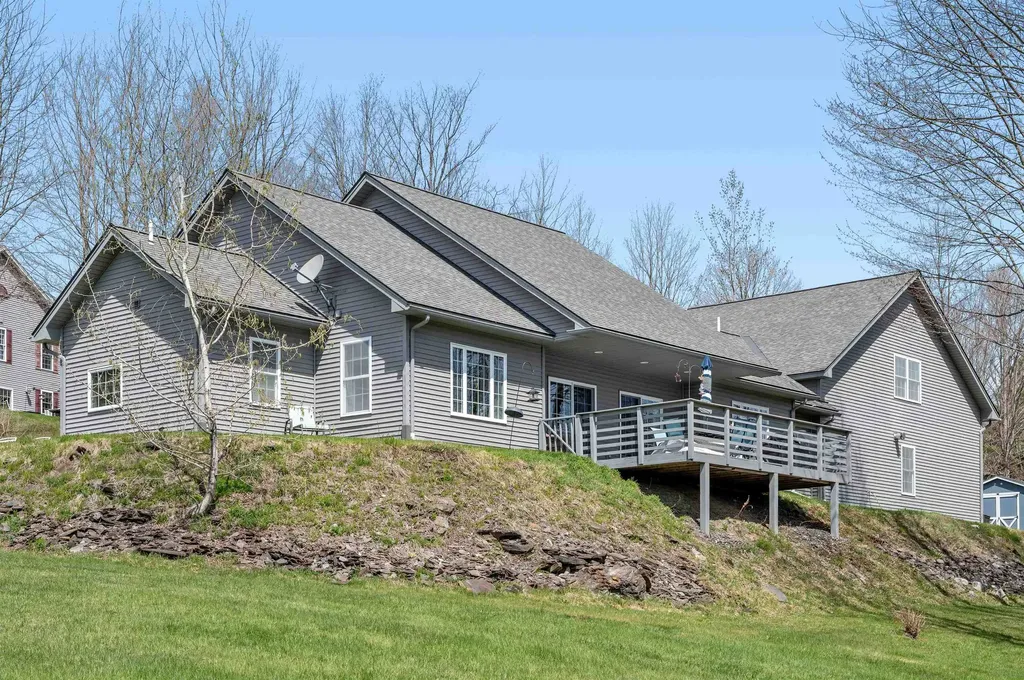 28 Goldsbury Woods Road Barre Town VT 05641