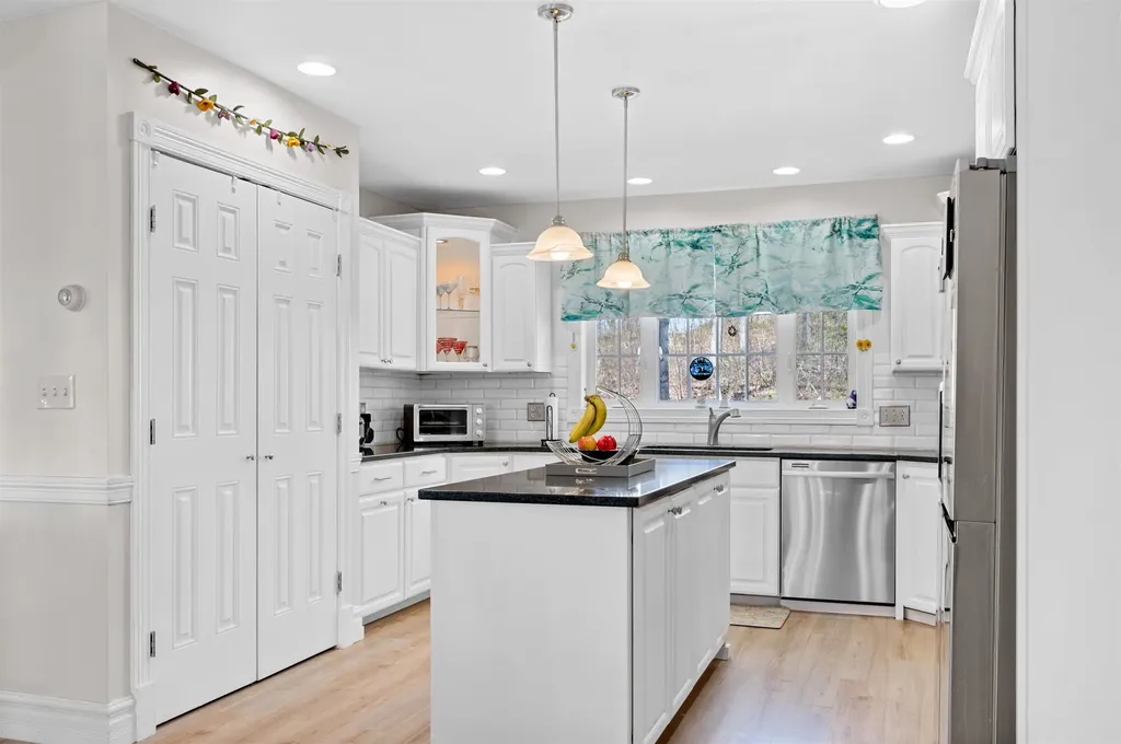 28 Goldsbury Woods Road Barre Town VT 05641