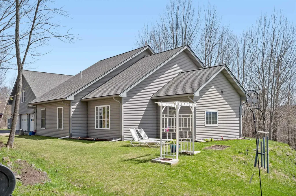 28 Goldsbury Woods Road Barre Town VT 05641