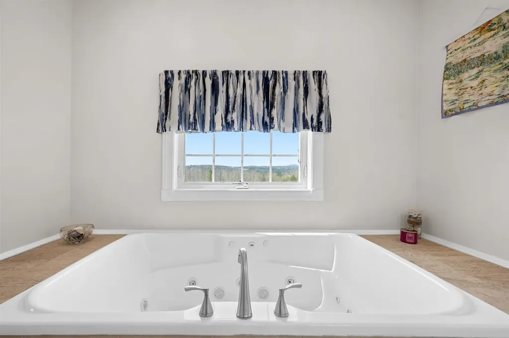 28 Goldsbury Woods Road Barre Town VT 05641