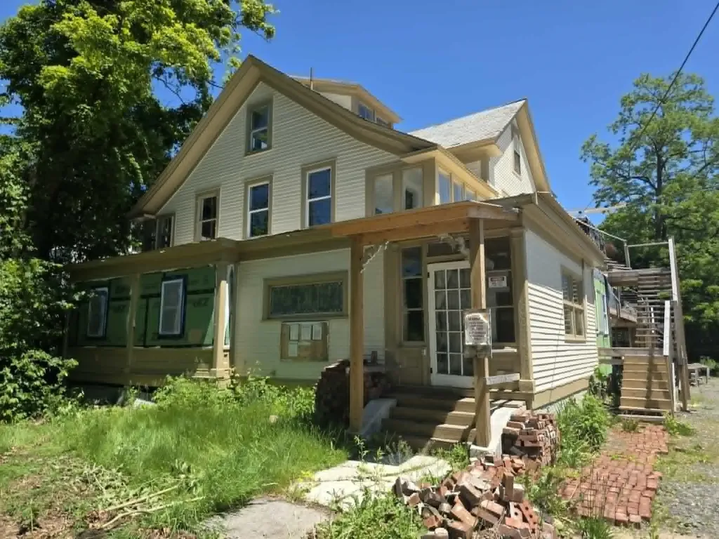 33 Oak Street Brattleboro VT 05301