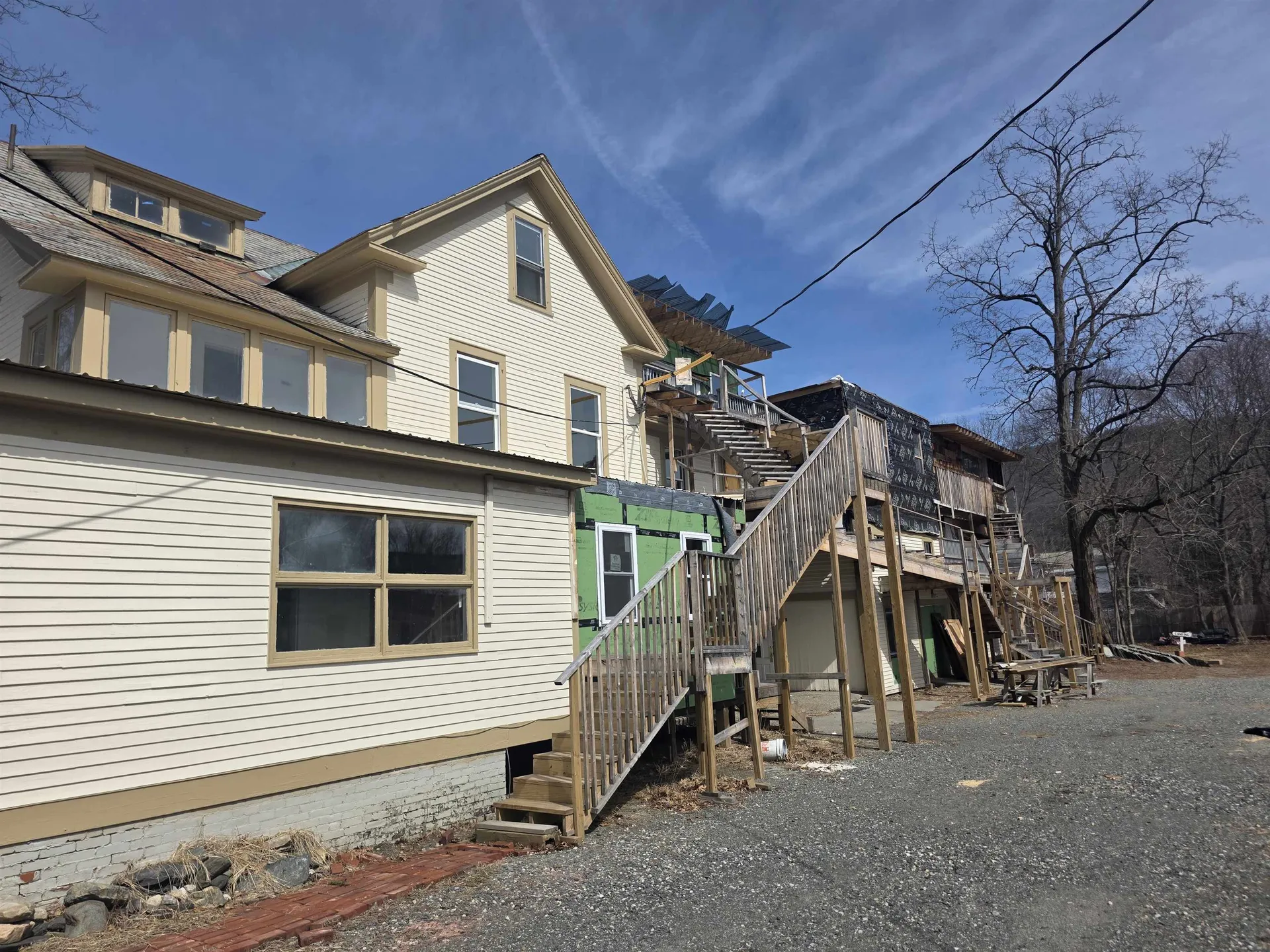 33 Oak Street Brattleboro VT 05301