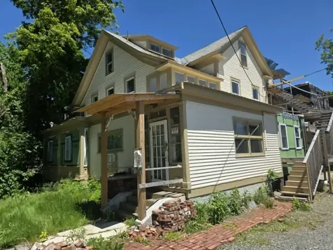 33 Oak Street Brattleboro VT 05301