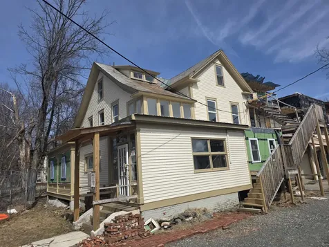 33 Oak Street Brattleboro VT 05301