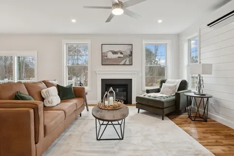 11 Landing Way Rochester NH 03868