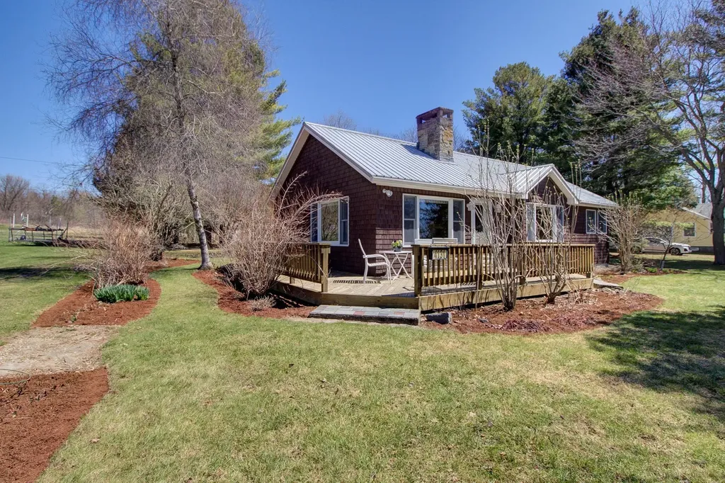 4131 West Shore Road Isle La Motte VT 05463