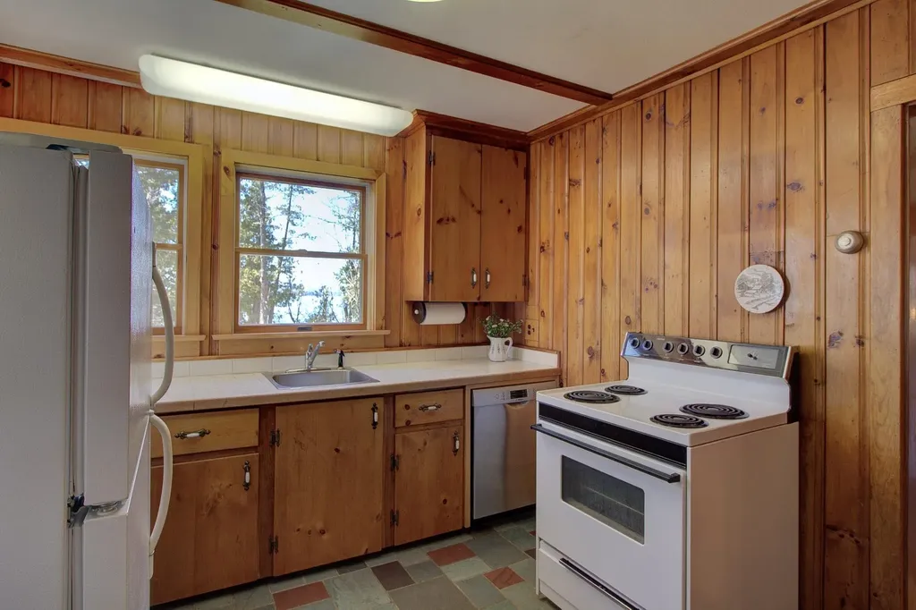 4131 West Shore Road Isle La Motte VT 05463