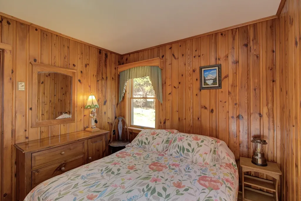 4131 West Shore Road Isle La Motte VT 05463
