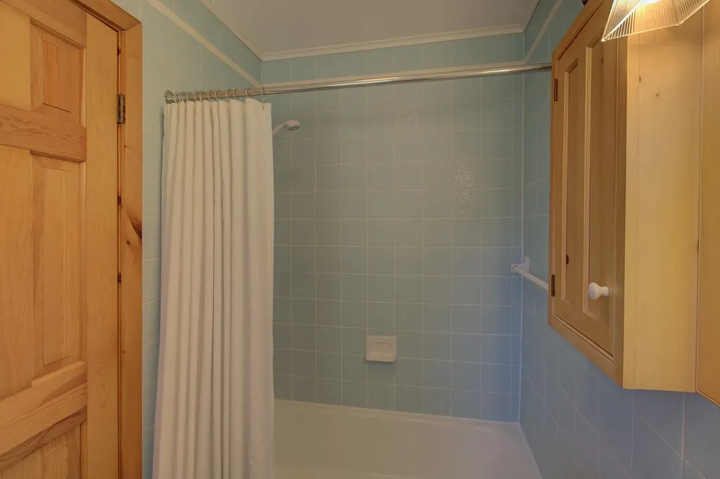4131 West Shore Road Isle La Motte VT 05463