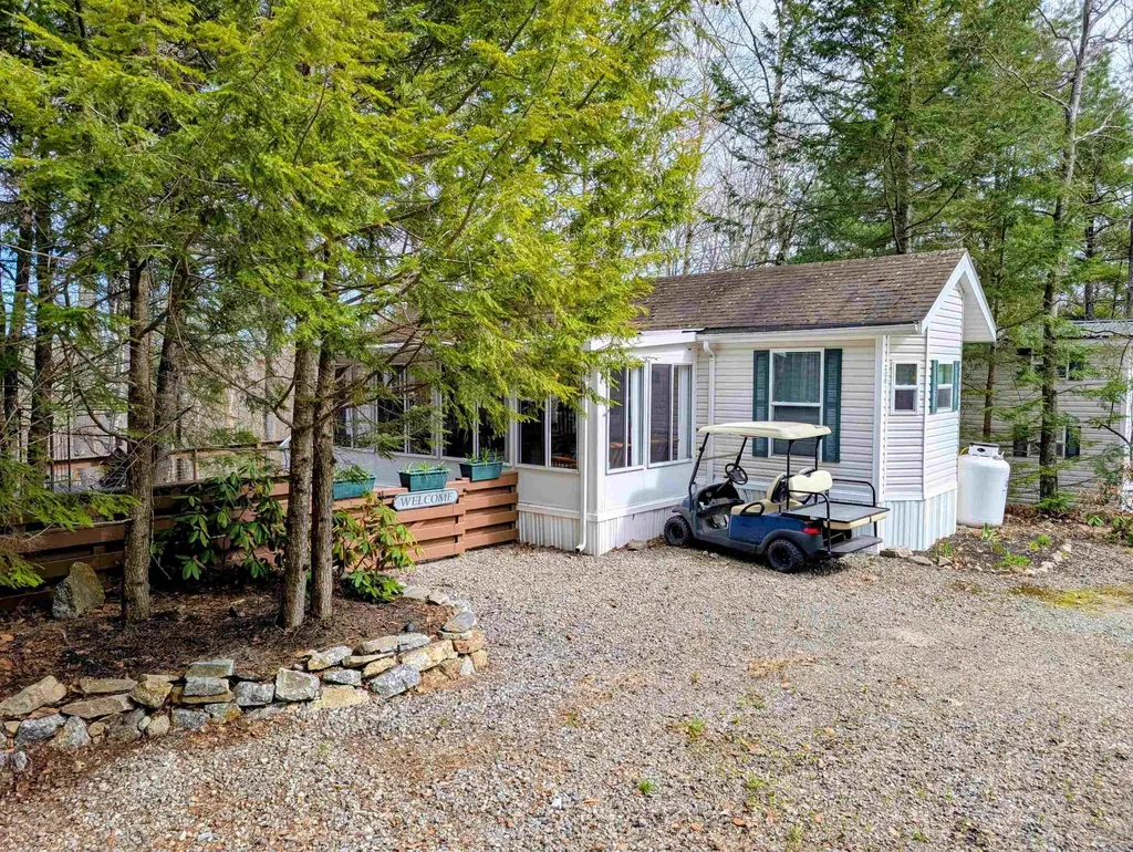 206 High Country Way Holderness NH 03245