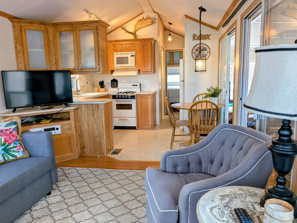 206 High Country Way Holderness NH 03245