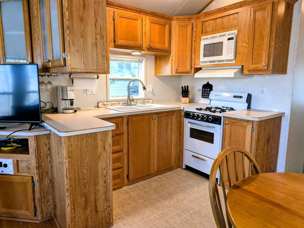 206 High Country Way Holderness NH 03245