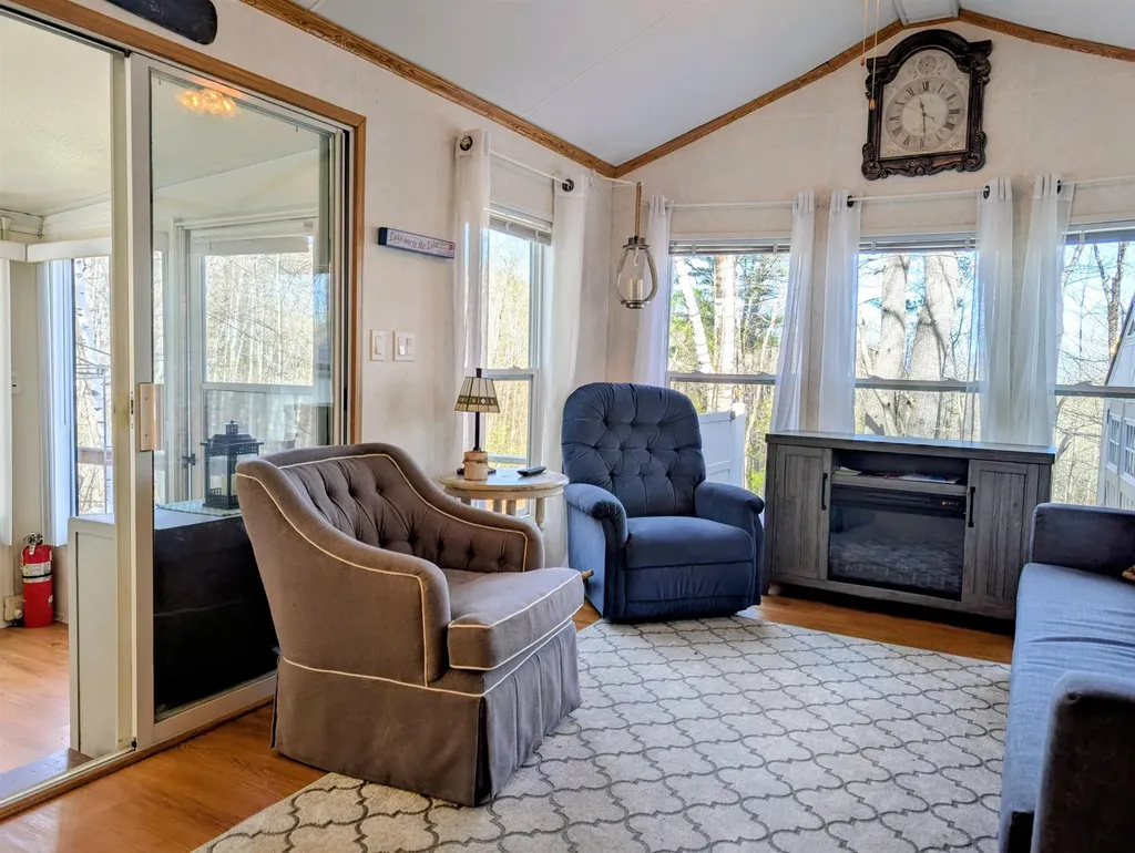206 High Country Way Holderness NH 03245