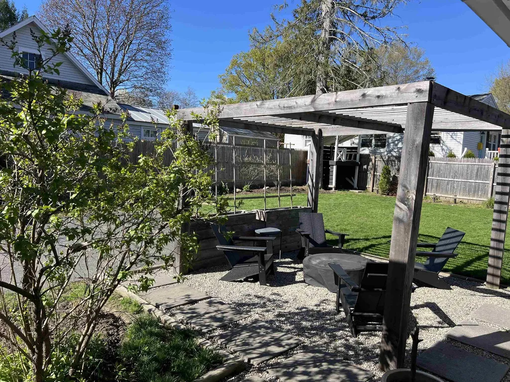 44 Cedar Street Brattleboro VT 05301