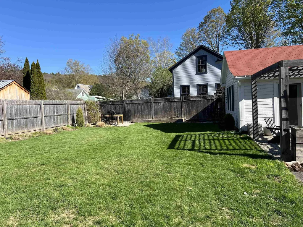 44 Cedar Street Brattleboro VT 05301
