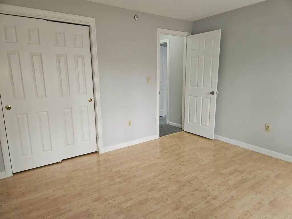 9 Bartemus Trail Nashua NH 03063