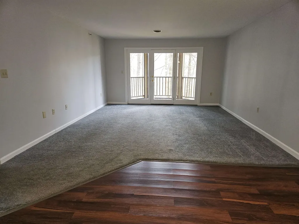 9 Bartemus Trail Nashua NH 03063
