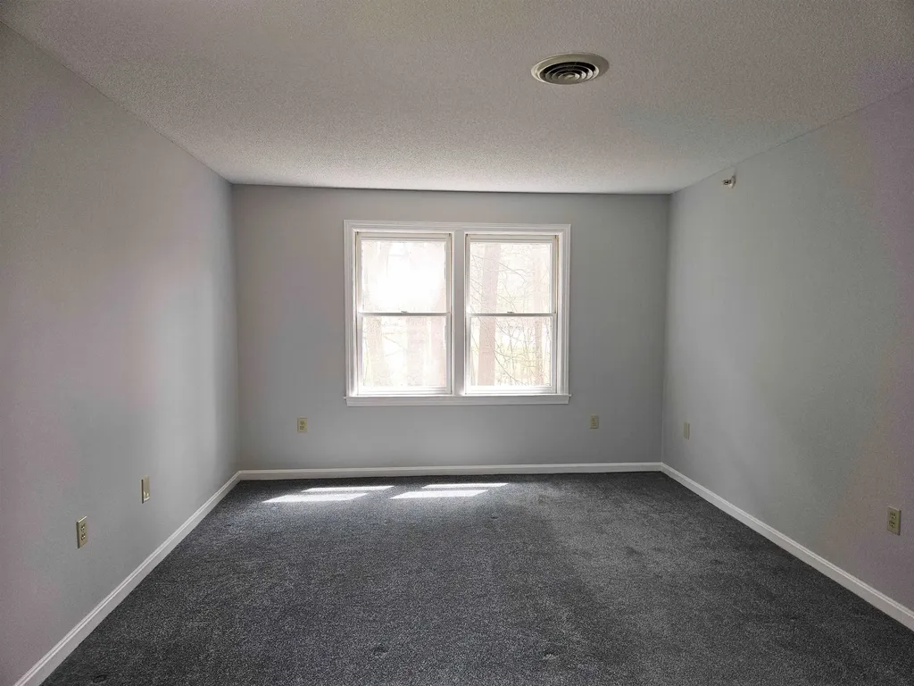 9 Bartemus Trail Nashua NH 03063