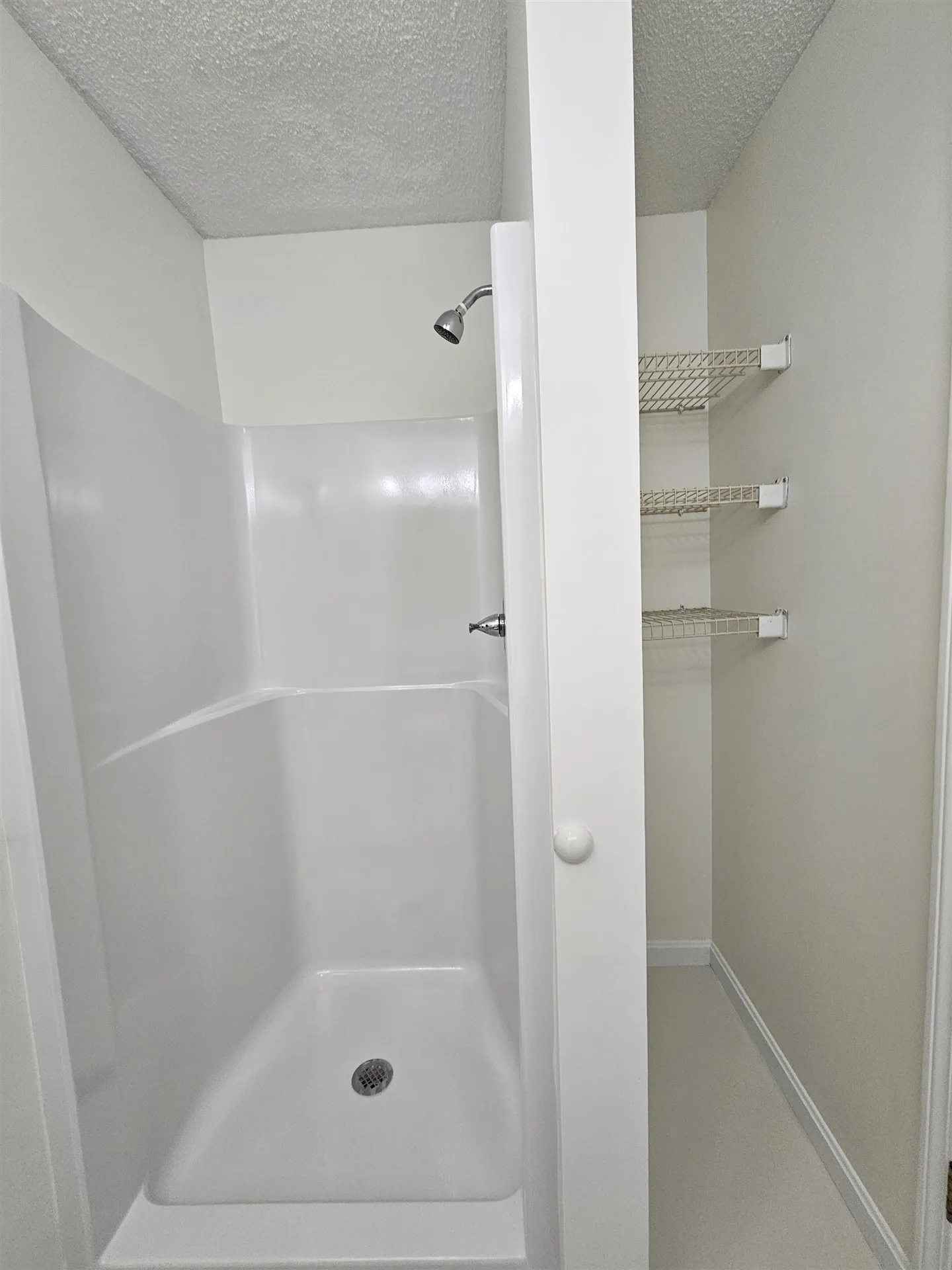 9 Bartemus Trail Nashua NH 03063