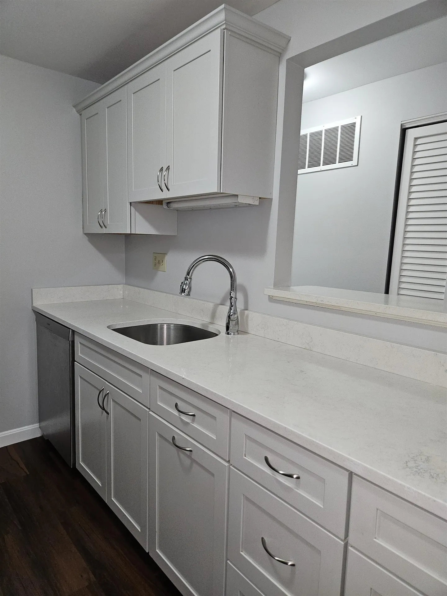 9 Bartemus Trail Nashua NH 03063
