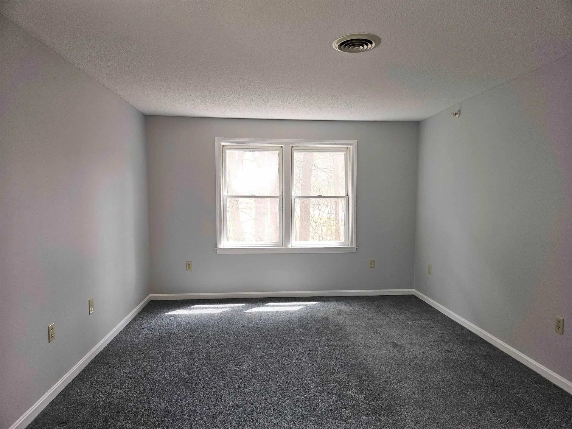 9 Bartemus Trail Nashua NH 03063