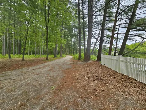 9 Bartemus Trail Nashua NH 03063
