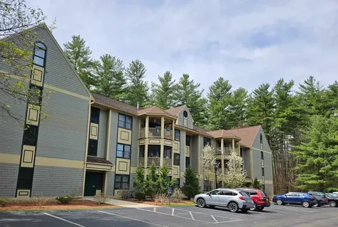 9 Bartemus Trail Nashua NH 03063