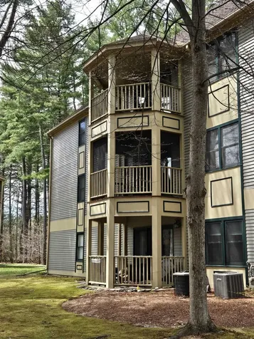 9 Bartemus Trail Nashua NH 03063