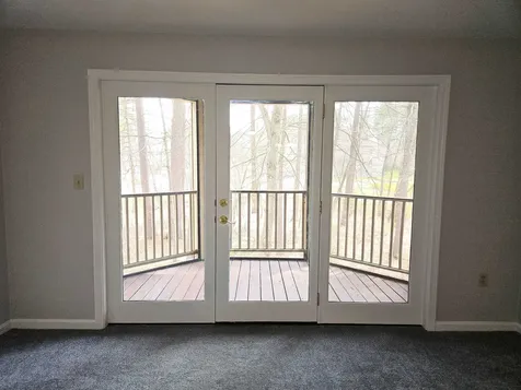 9 Bartemus Trail Nashua NH 03063