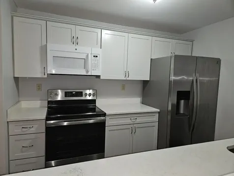 9 Bartemus Trail Nashua NH 03063
