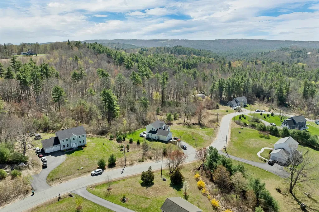 31 Carriage Hill Road Wilton NH 03452
