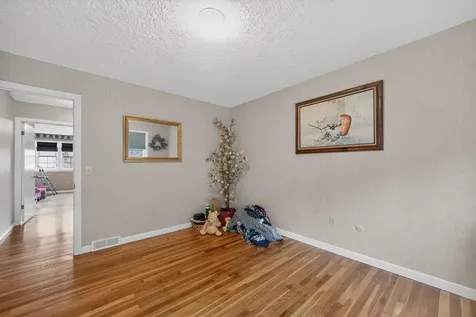 75 North Acres Road Manchester NH 03104