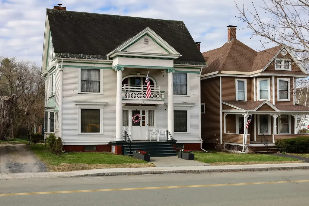 51 Maple Street Lyndon VT 05851