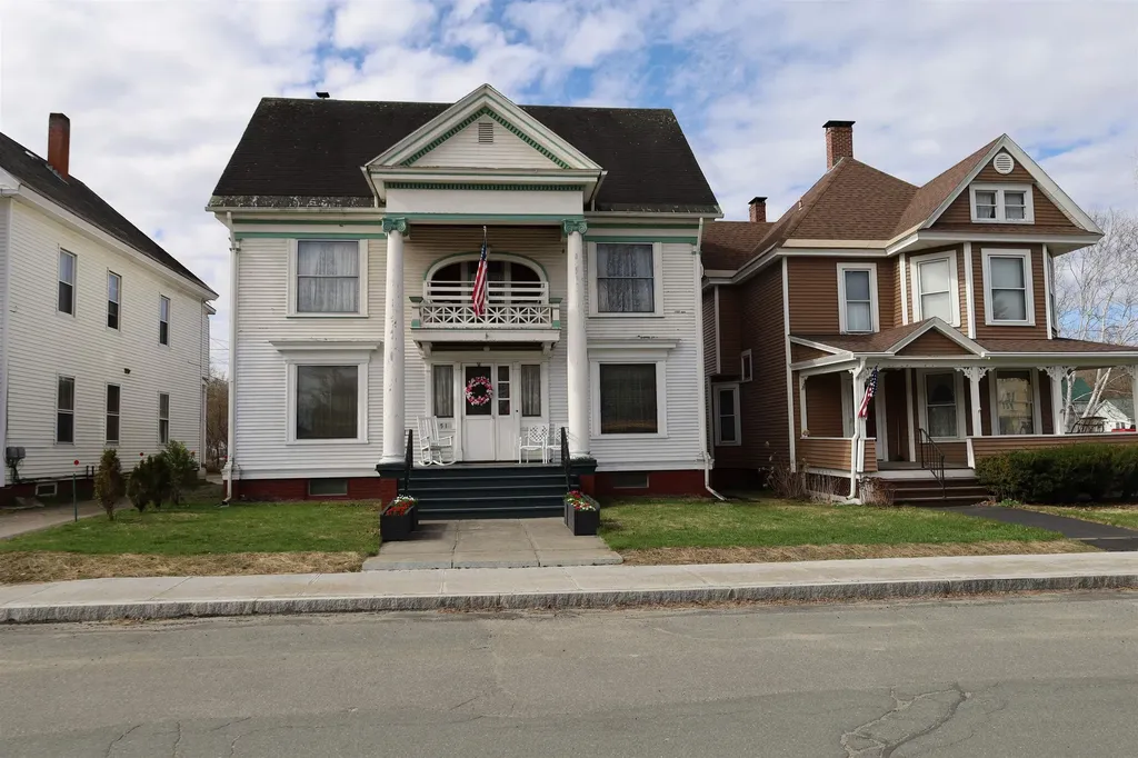 51 Maple Street Lyndon VT 05851