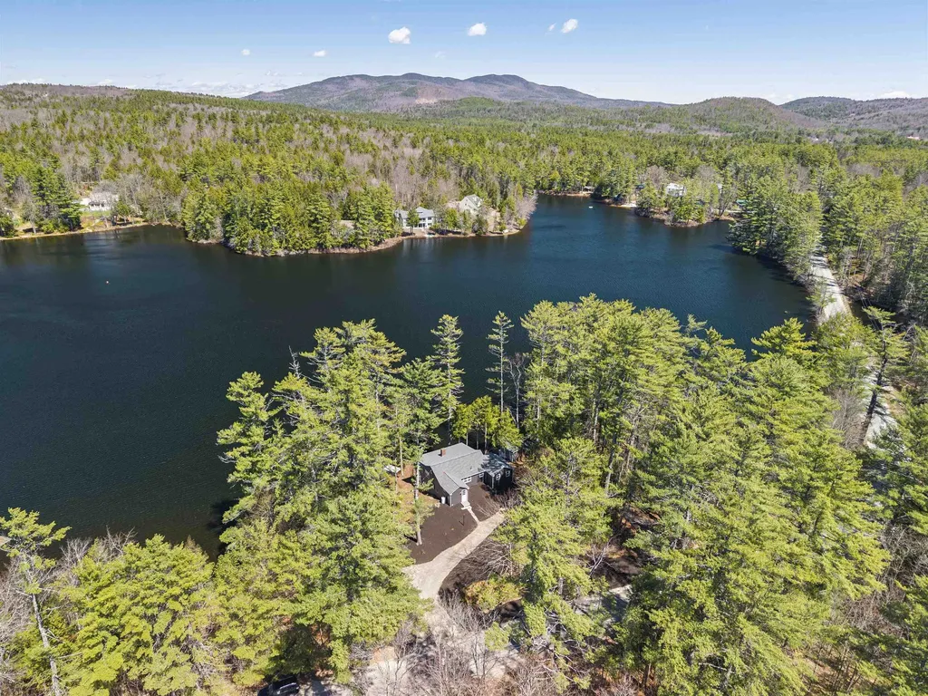 284 Village Road Wilmot NH 03287