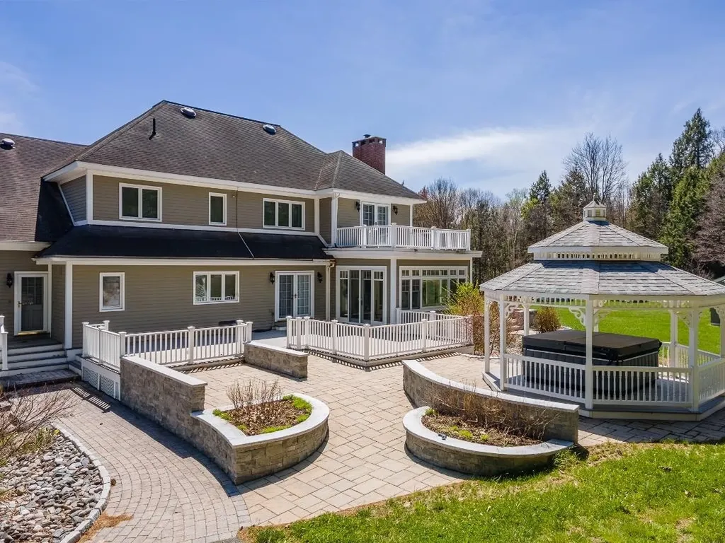 101 Highland Circle Swanzey NH 03446