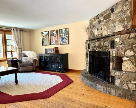 186 Gunn Road Keene NH 03431