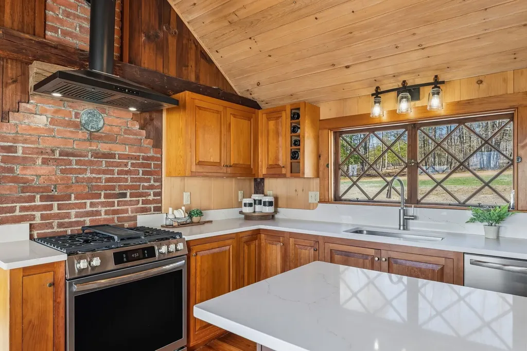 255 John Tasker Road Barnstead NH 03218-3581