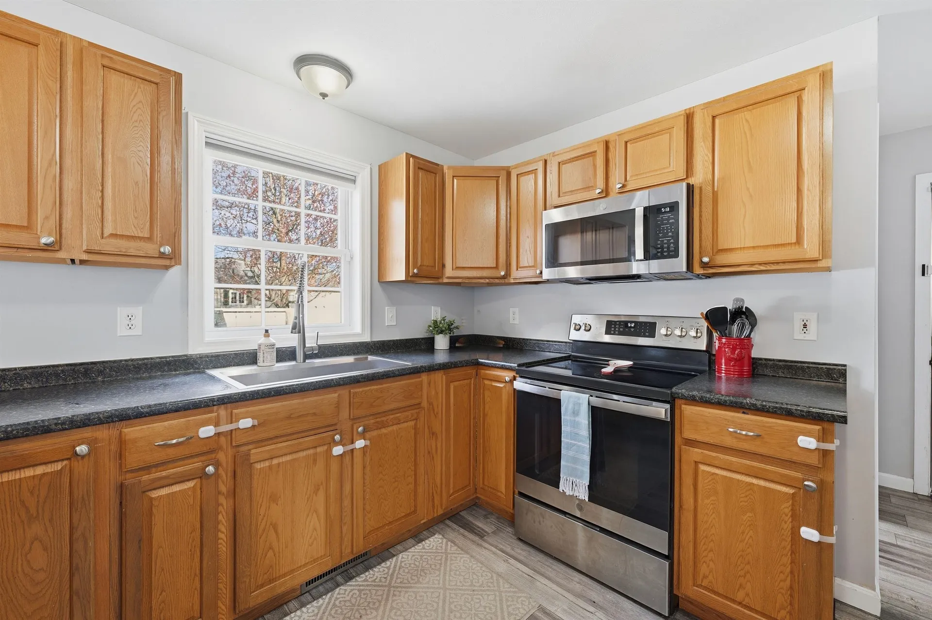 157 Mission Avenue Manchester NH 03104