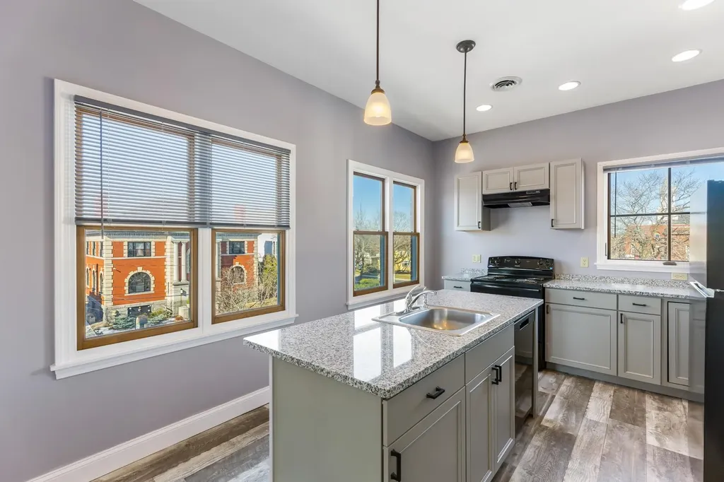 68 South Main Street Rochester NH 03867